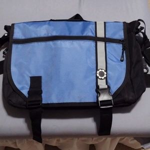 Messenger style diaper bag
